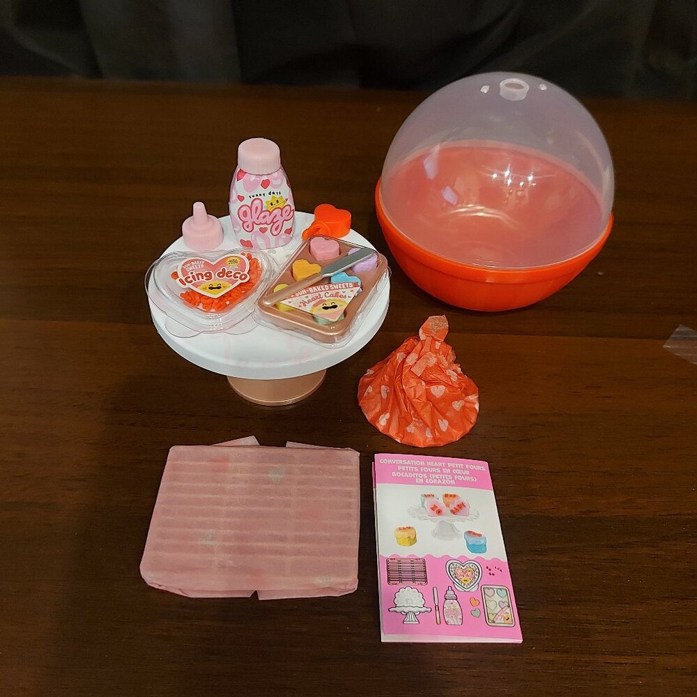 MGA Miniverse Valentines Day Conversation Heart Petit Fours